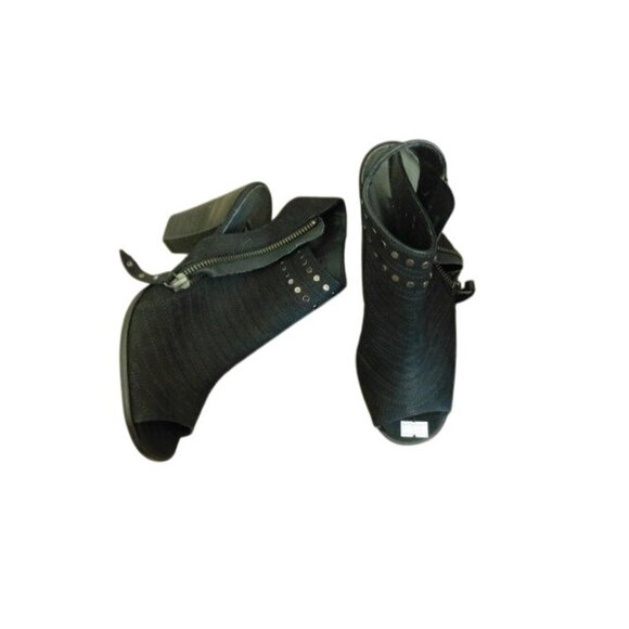 Paul Green Size 6.5 (4 Euro) Black Leather Riveted Heels NWT $164 - Picture 1 of 4